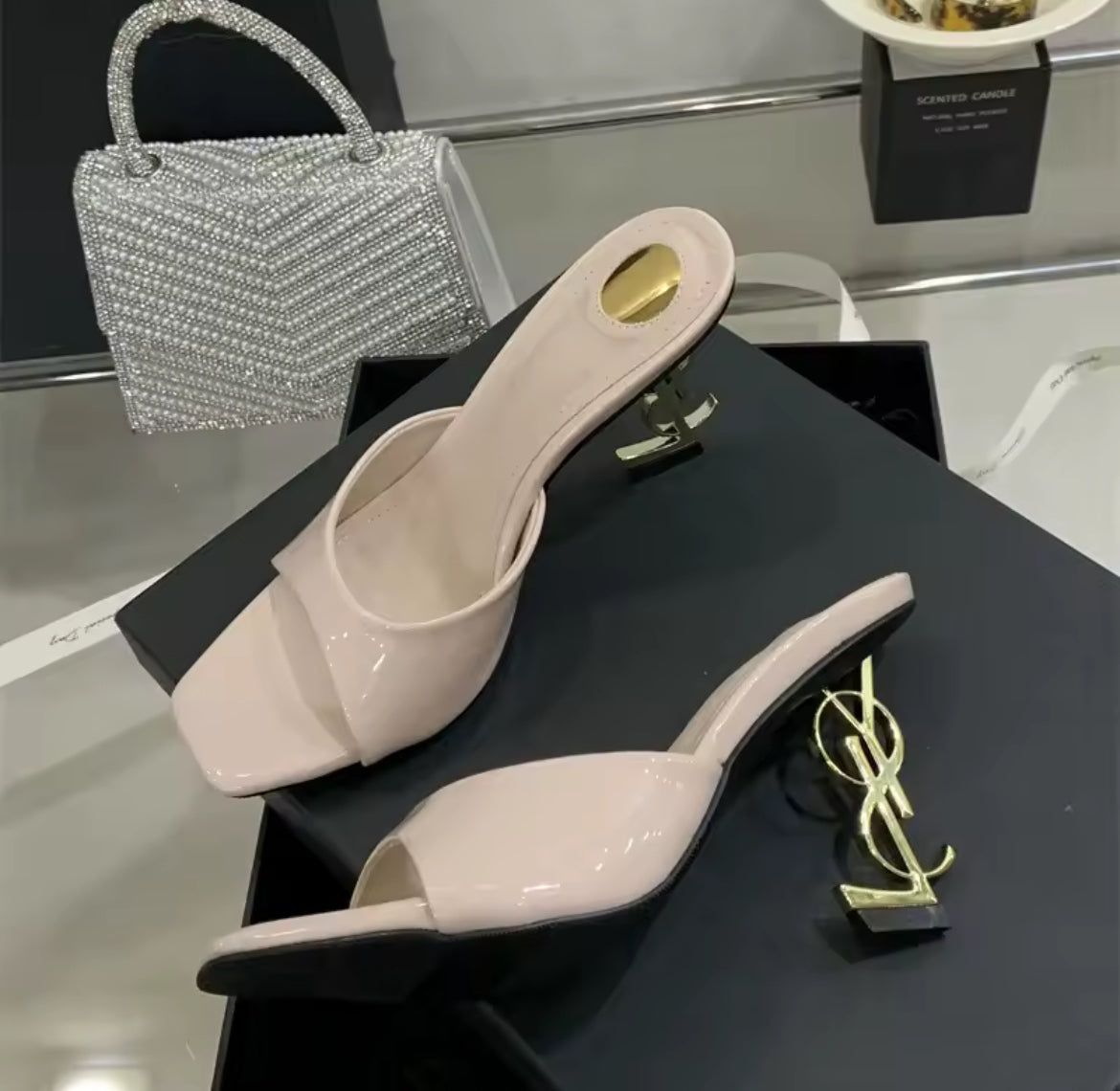 Chic HeelS