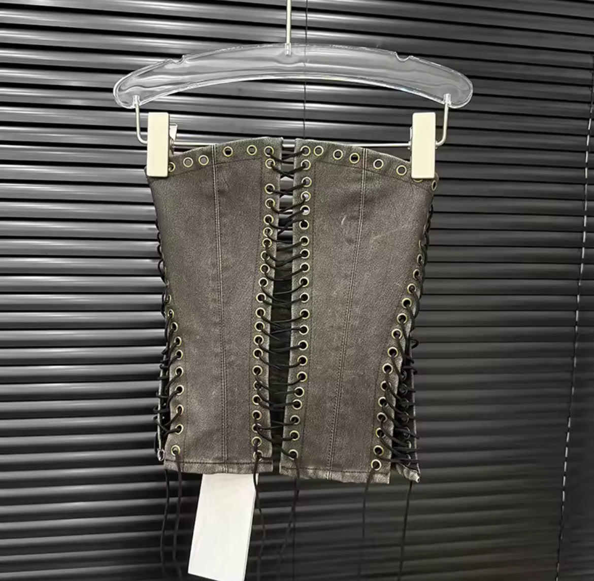 Chic & Curious Top
