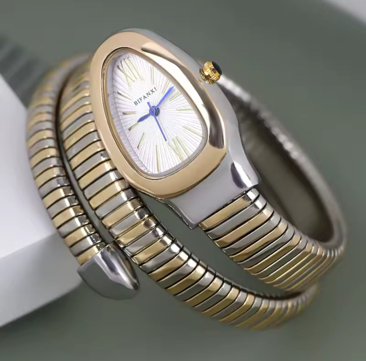 Chic & Curious Watch
