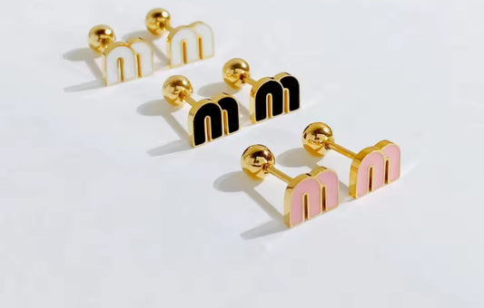 Chic earrings