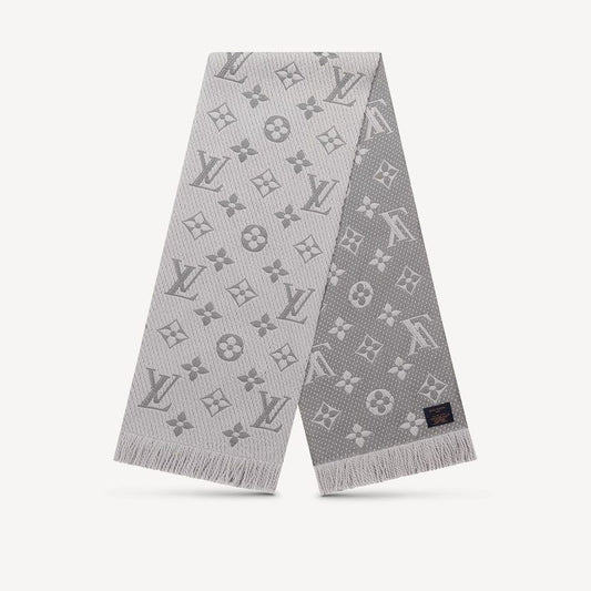 Lv scarf